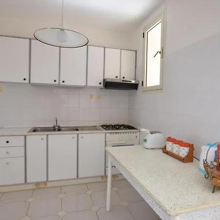 2 Bedroom Awesome In Villasimius